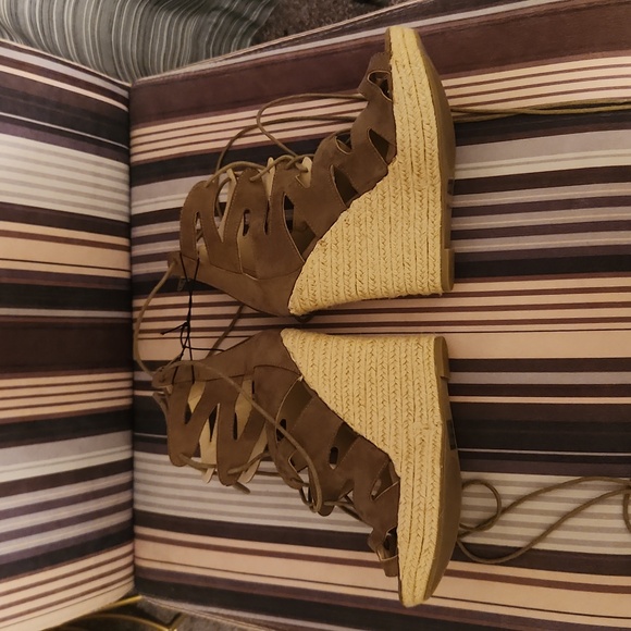 NWOT Rue21 Wedges - Picture 3 of 5